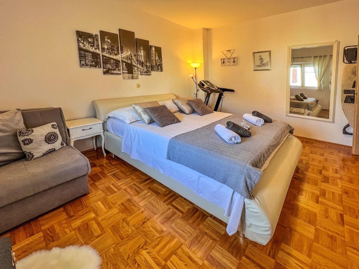Apartman Zara Biograd Na Moru Bagian luar foto